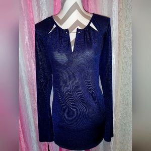 Long sleeve blue top